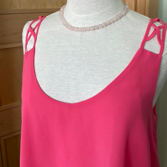 E&M Fuchsia Pink Sleeveless Cropped Cami, Size M - Picture 3 of 12